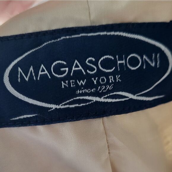 Magaschoni Beige Tweed Full or Crop Blazer, White Trim Size Small - Picture 13 of 15